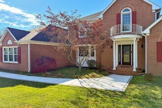 1300 Pinstripe Ct in Vienna, VA - Building Photo - Building Photo