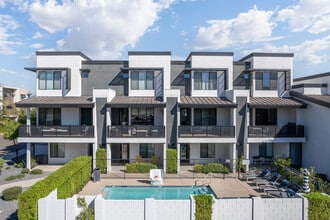 Old Town South Condominiums in Scottsdale, AZ - Foto de edificio - Building Photo