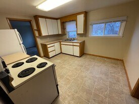 706 2nd Ave NW in Mandan, ND - Building Photo