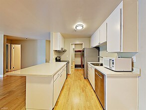325 Lenox Ave-Unit -Apt 310 in Oakland, CA - Building Photo - Building Photo