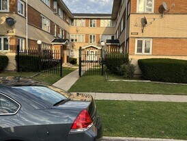 14047 S Tracy Ave in Riverdale, IL - Building Photo