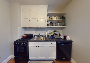 116 College Ave, Unit 10 in Somerville, MA - Building Photo - Building Photo