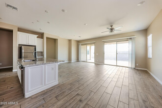 14069 W Desert Flower Dr in Goodyear, AZ - Building Photo - Building Photo