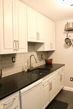566 Commonwealth Ave, Unit 409 in Boston, MA - Building Photo - Building Photo