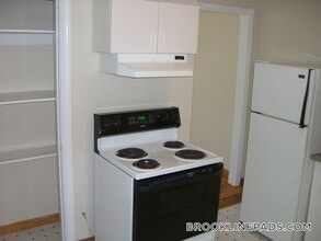 14 Leverett St in Brookline, MA - Building Photo - Building Photo