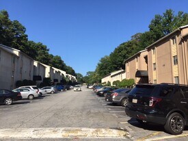 2388 Lawrenceville Hwy, Unit Room for Rent in Decatur, GA - Building Photo