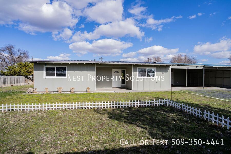 160 Carswell Dr in Moses Lake, WA - Foto de edificio