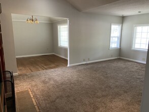 25 Claremont Dr in Greenville, SC - Building Photo - Building Photo