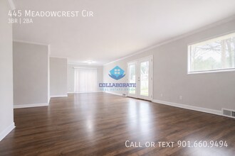 445 Meadowcrest Cir in Memphis, TN - Building Photo - Building Photo