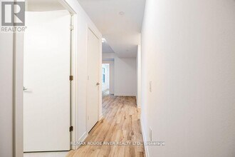 7439 Kingston Rd in Toronto, ON - Building Photo - Building Photo