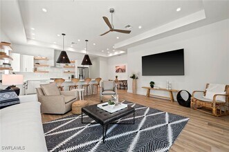 819 91st Ave N in Naples, FL - Building Photo - Building Photo