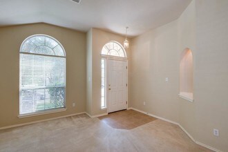 11308 Los Comancheros Rd in Austin, TX - Building Photo - Building Photo