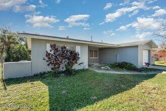 2425 Heritage Dr in Titusville, FL - Building Photo - Building Photo