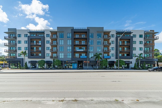 Koosh Living at Griffin in Dania Beach, FL - Foto de edificio - Building Photo