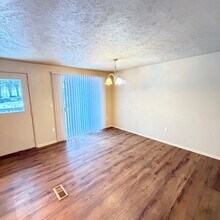 906 Summit Dr in Cheney, WA - Building Photo - Building Photo