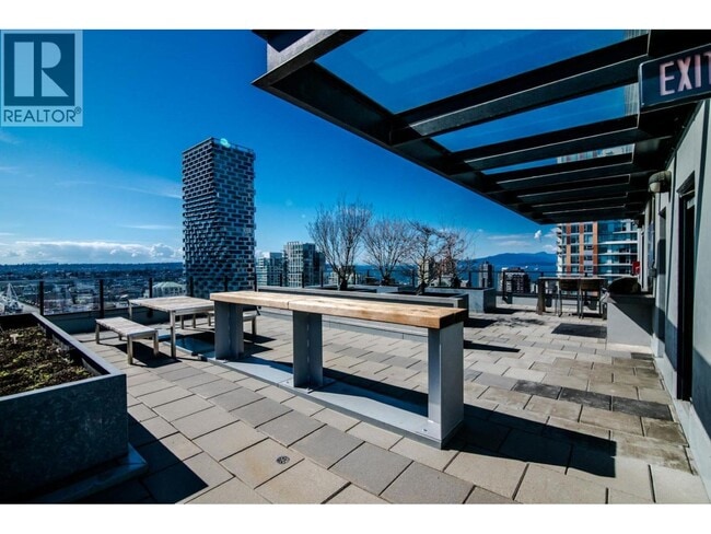 1325 Rolston St in Vancouver, BC - Building Photo - Building Photo