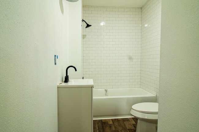 4918 Leffingwell St in Houston, TX - Building Photo - Building Photo