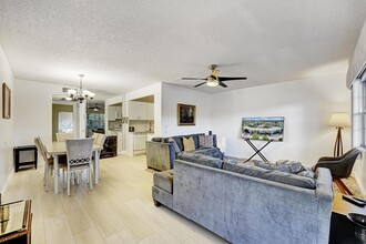 1056 Cambridge C in Deerfield Beach, FL - Building Photo - Building Photo
