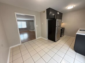 121 Western Villa Dr in Clemmons, NC - Building Photo - Building Photo