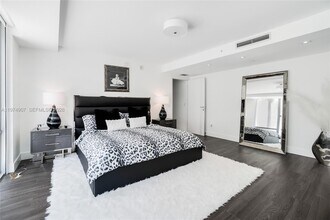 2900 NE 7th Ave in Miami, FL - Building Photo - Building Photo