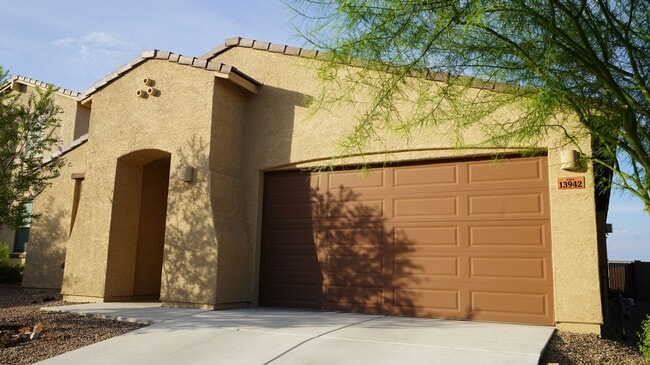 13942 E Silver Pne Trl in Vail, AZ - Foto de edificio - Building Photo