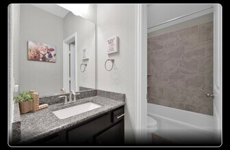 138 Verismo Ct in Montgomery, TX - Foto de edificio - Building Photo