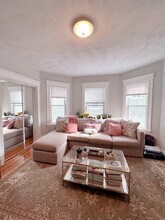 307 Highland Ave in Somerville, MA - Foto de edificio - Building Photo