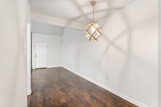 1731 Twin Brooks Dr SE in Marietta, GA - Foto de edificio - Building Photo