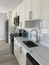 3627 13th Ave W, Unit 2 in Seattle, WA - Building Photo - Building Photo