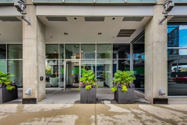 611 S Wells St, Unit 1909 in Chicago, IL - Building Photo - Building Photo