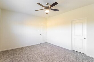 209 Switchback Hl Rd in Newark, TX - Building Photo - Building Photo