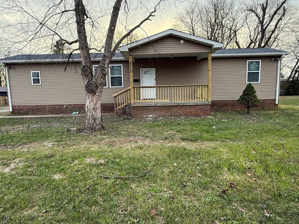 3513 Utica-Sellersburg Rd in Jeffersonville, IN - Building Photo