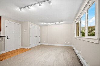 900 Warren Ave in Seattle, WA - Building Photo - Building Photo