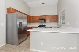 11018 W Mountain View Dr in Avondale, AZ - Foto de edificio - Building Photo