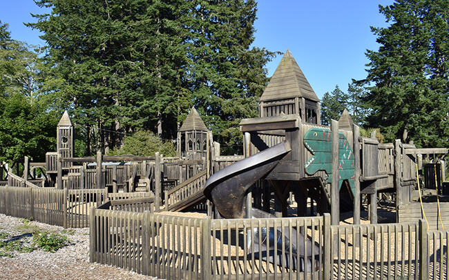 Azalea Reach in Brookings, OR - Building Photo - Building Photo