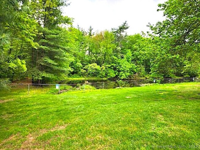 410 Emmett St in Bristol, CT - Building Photo - Building Photo