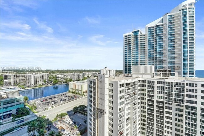 3535 S Ocean Dr, Unit 1703 in Hollywood, FL - Building Photo - Building Photo