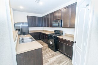 13143 Montane Manor Ln in Houston, TX - Building Photo - Building Photo