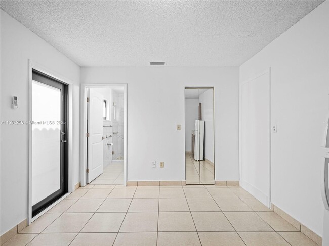 4355 W 9th Ct in Hialeah, FL - Building Photo - Building Photo