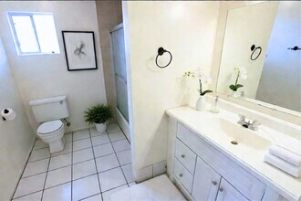 1332 N Miller Rd in Tempe, AZ - Building Photo - Building Photo