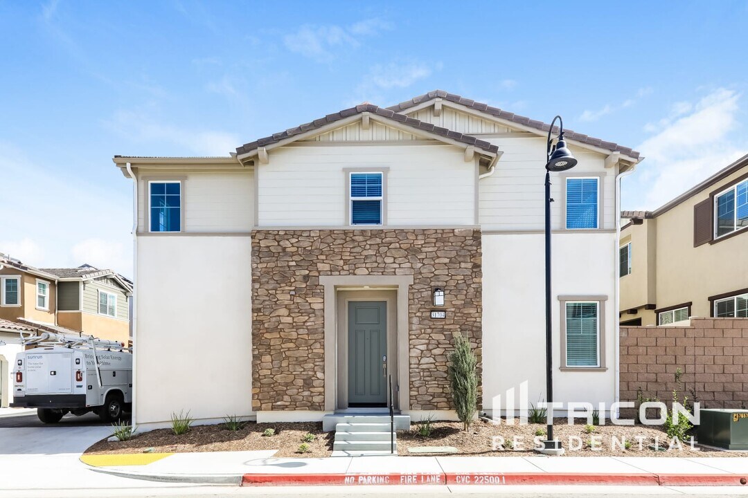 31704 Willowood Way in Menifee, CA - Building Photo