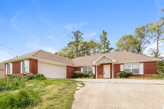 21898 Eastern Valley Rd in Mc Calla, AL - Foto de edificio - Building Photo