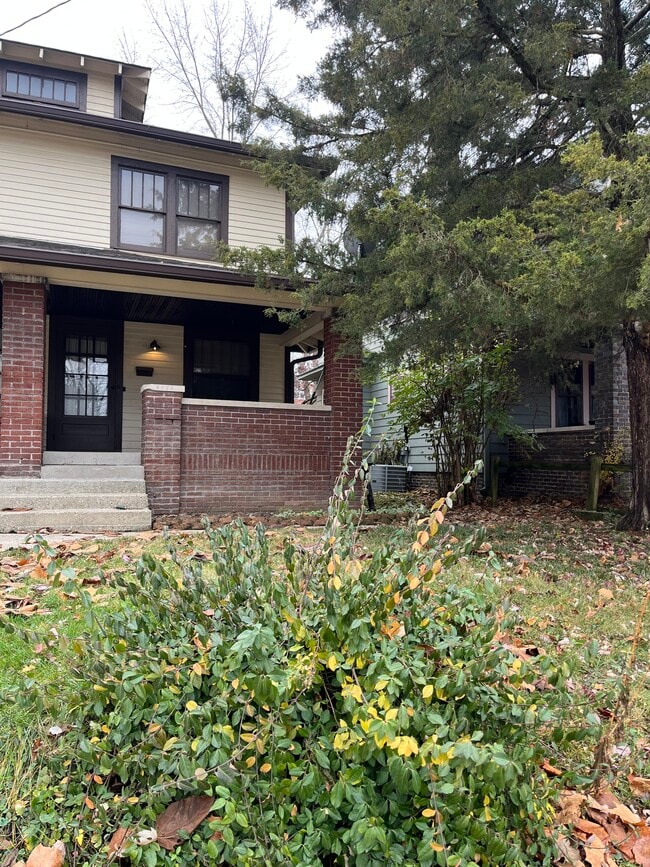 property at 5753 E New York St