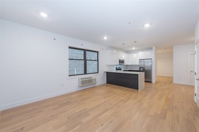 7505 Park Ave in North Bergen, NJ - Building Photo - Building Photo