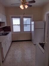 2102 Chesterland Ave, Unit 2 in Lakewood, OH - Building Photo - Building Photo