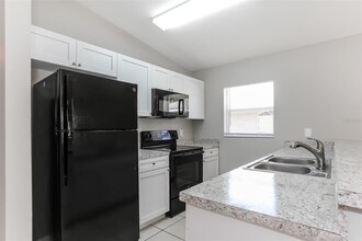 2517 3rd Ave E in Palmetto, FL - Foto de edificio - Building Photo