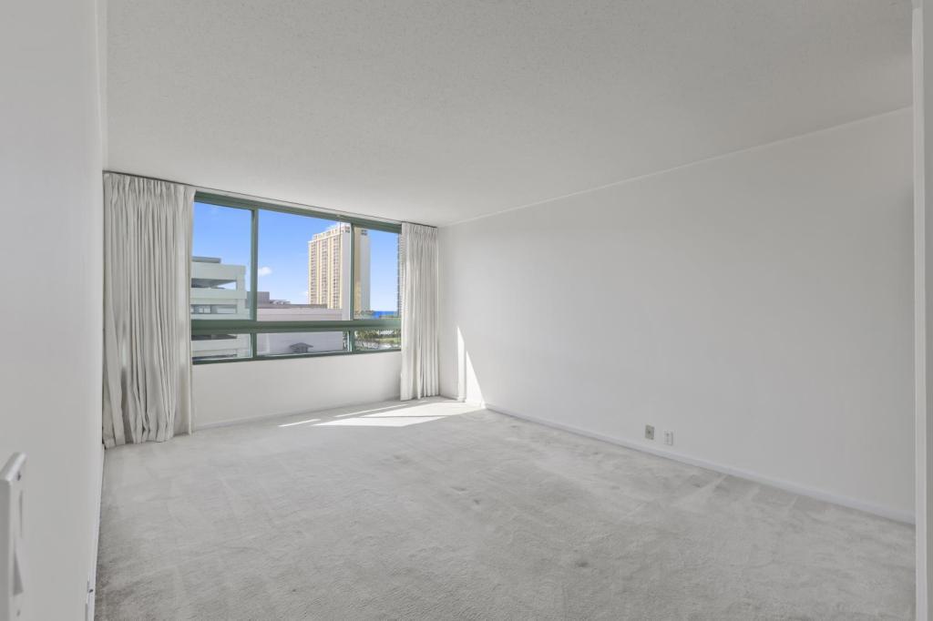 1341 Kapiolani Blvd in Honolulu, HI - Building Photo