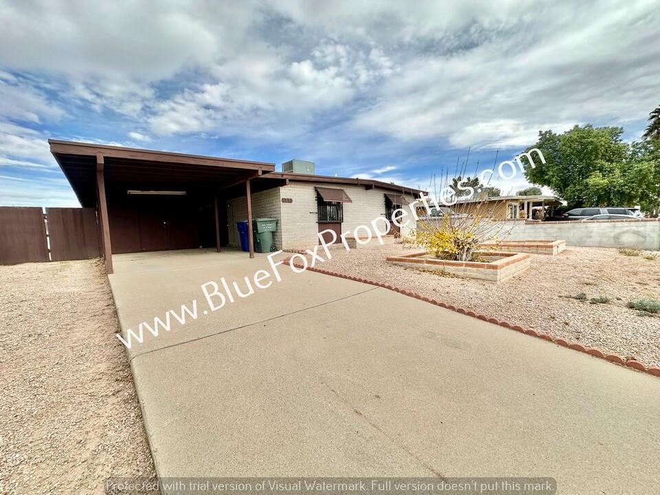 1711 E Calle Salamanca in Tucson, AZ - Building Photo