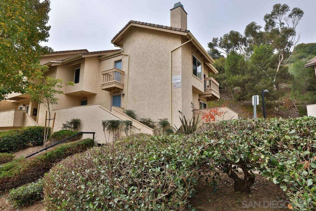 8282 Gilman Dr, Unit 42 in La Jolla, CA - Building Photo