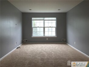 21 Inverness Dr in Edison, NJ - Building Photo - Building Photo